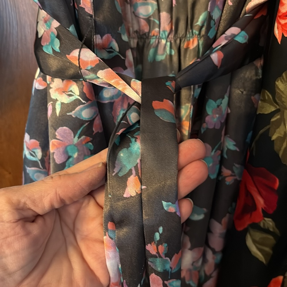 2 Floral Satin Robes with Pockets! - Picture 9 of 14